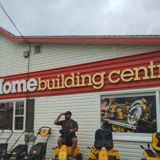 Del's Home Building Centre